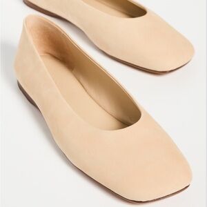 Vince Tan Flats size 7 NWT
